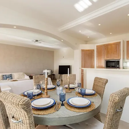 Upstays Sea View Terrace 83m *